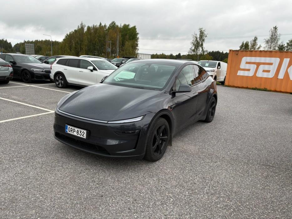 TESLA Model Y 2025