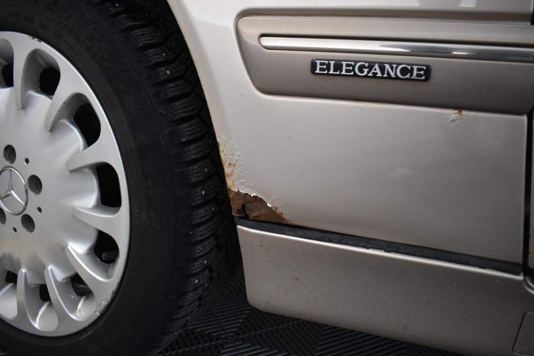 MERCEDES-BENZ E 1999