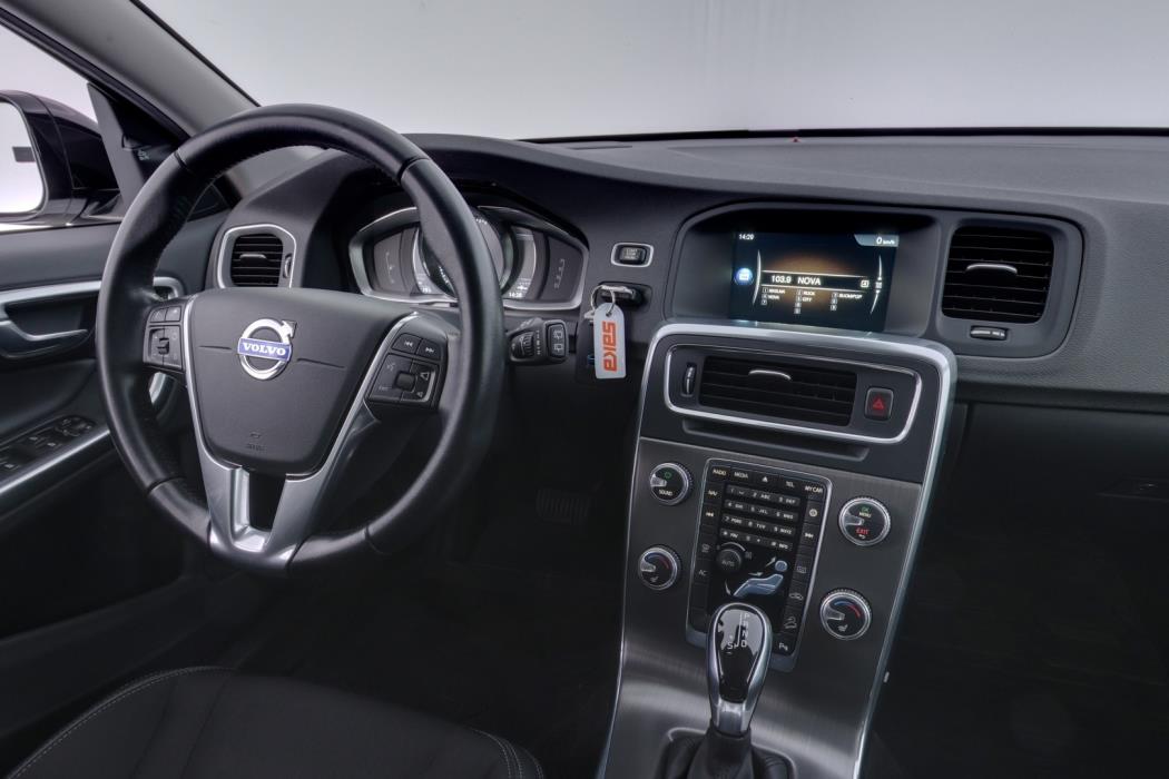 VOLVO V60 Cross Country 2016