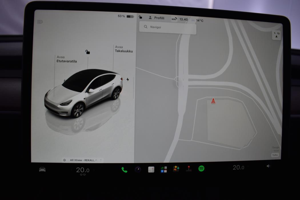 TESLA Model Y 2023