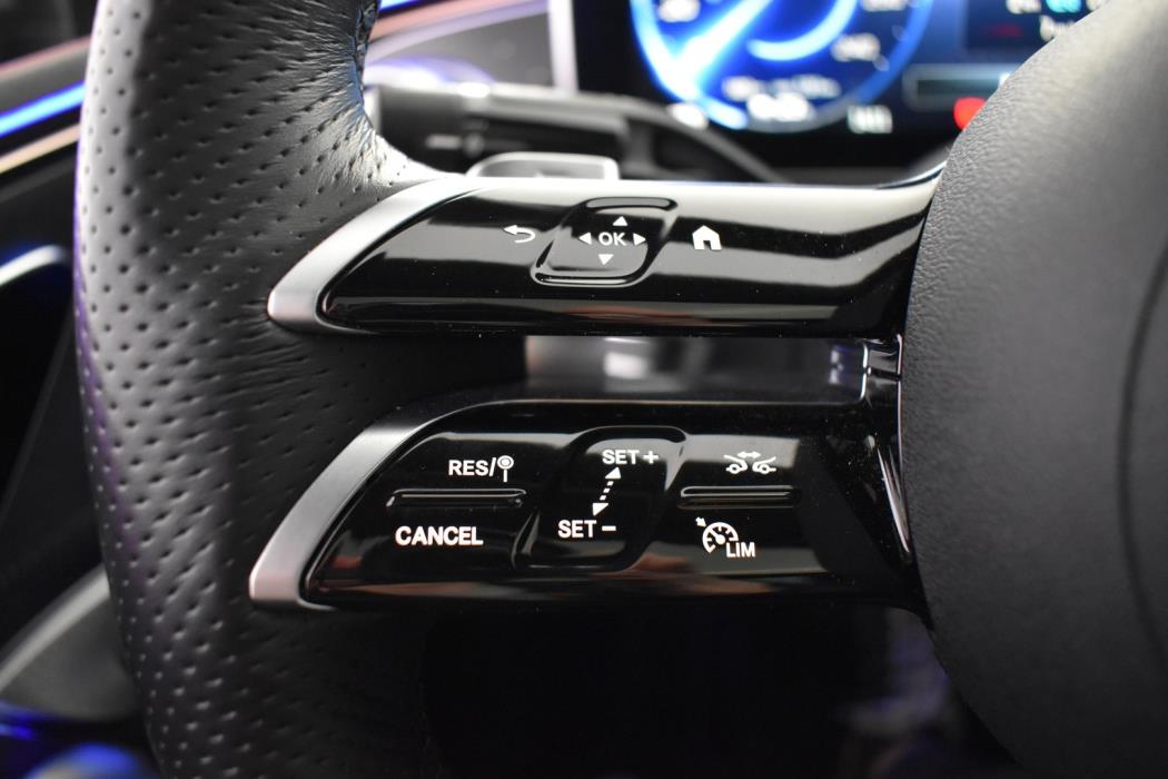 MERCEDES-BENZ EQE 2023