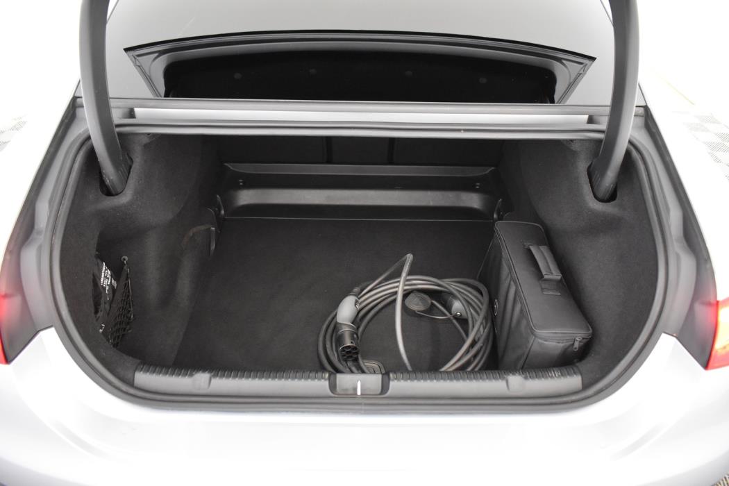 MERCEDES-BENZ EQE 2023