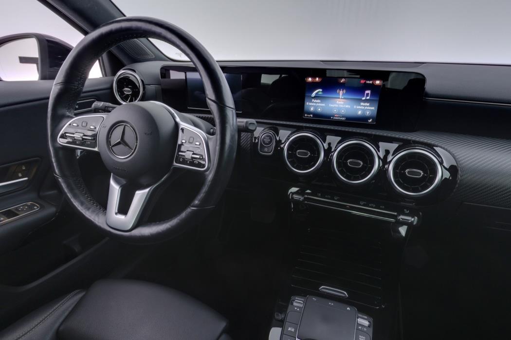 MERCEDES-BENZ A 2021