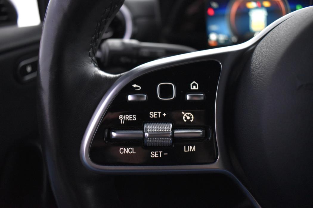 MERCEDES-BENZ A 2021