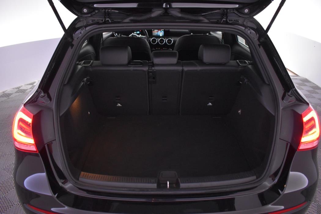 MERCEDES-BENZ A 2021