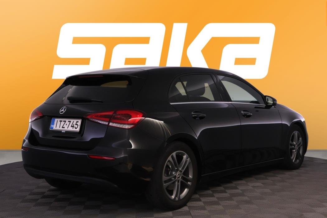 MERCEDES-BENZ A 2021