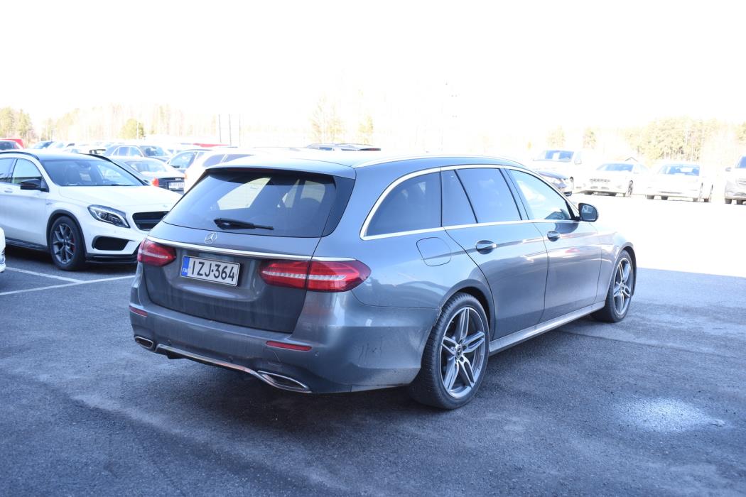 MERCEDES-BENZ E 2017