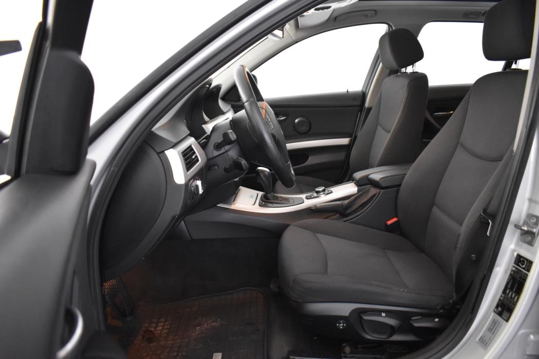 BMW 320 2009