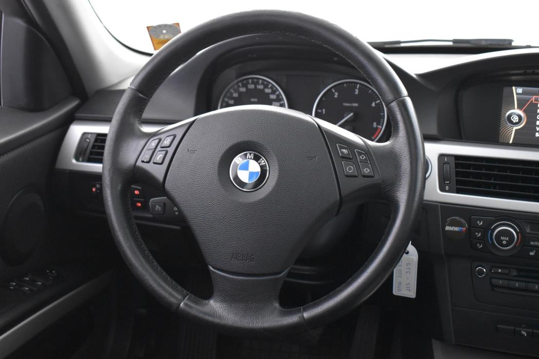 BMW 320 2009