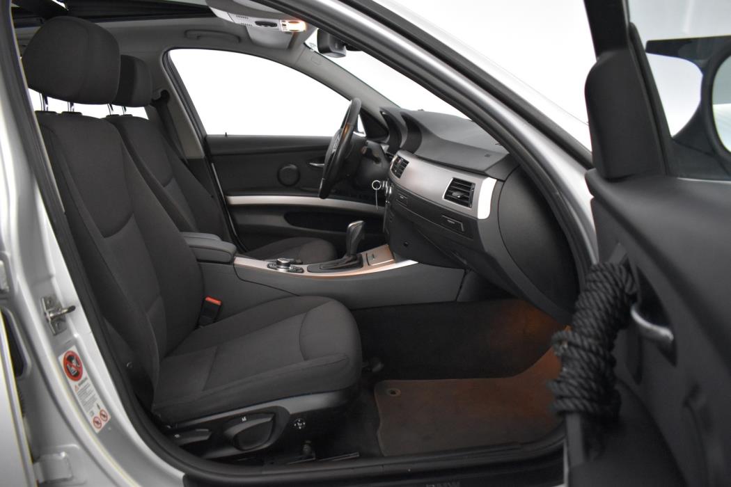 BMW 320 2009