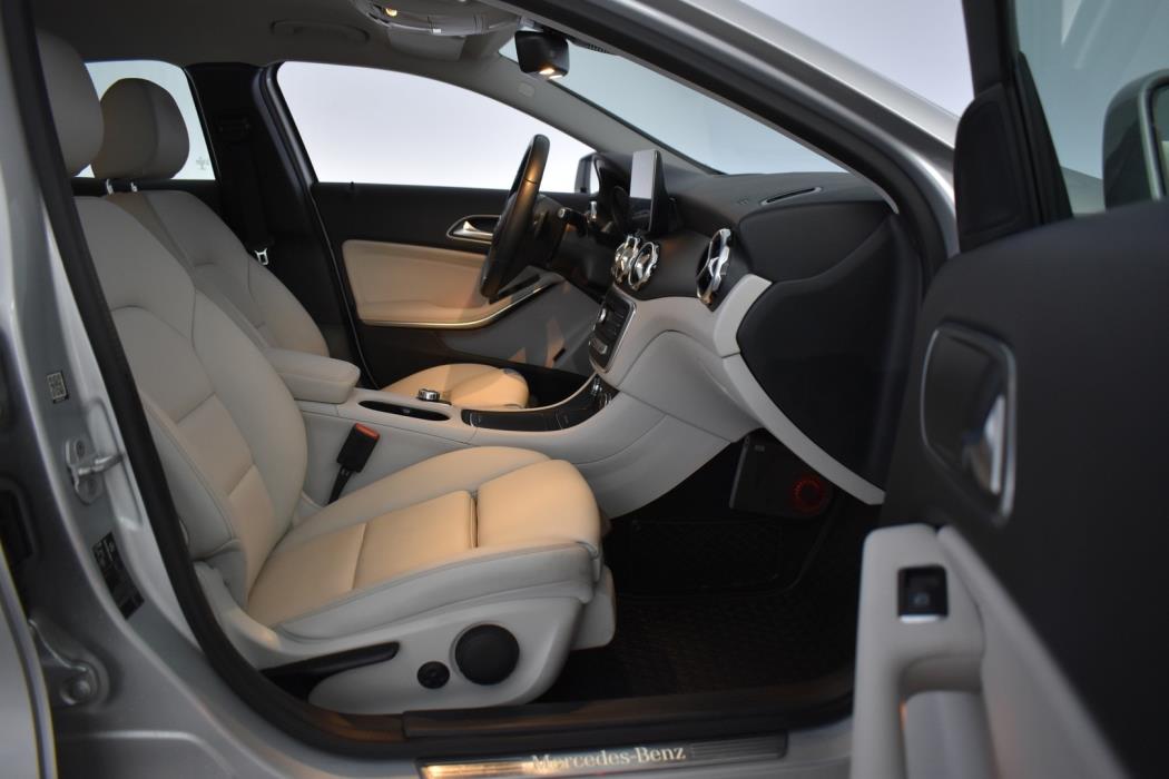 MERCEDES-BENZ GLA 2018