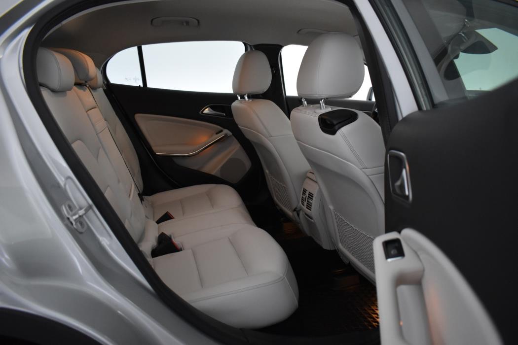 MERCEDES-BENZ GLA 2018