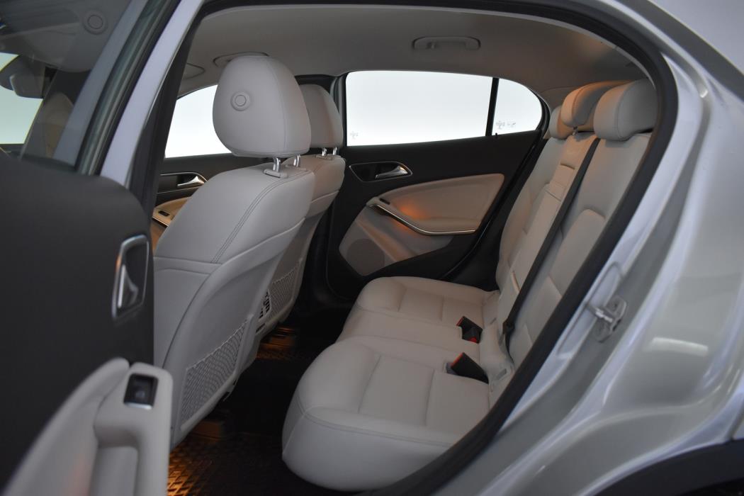 MERCEDES-BENZ GLA 2018