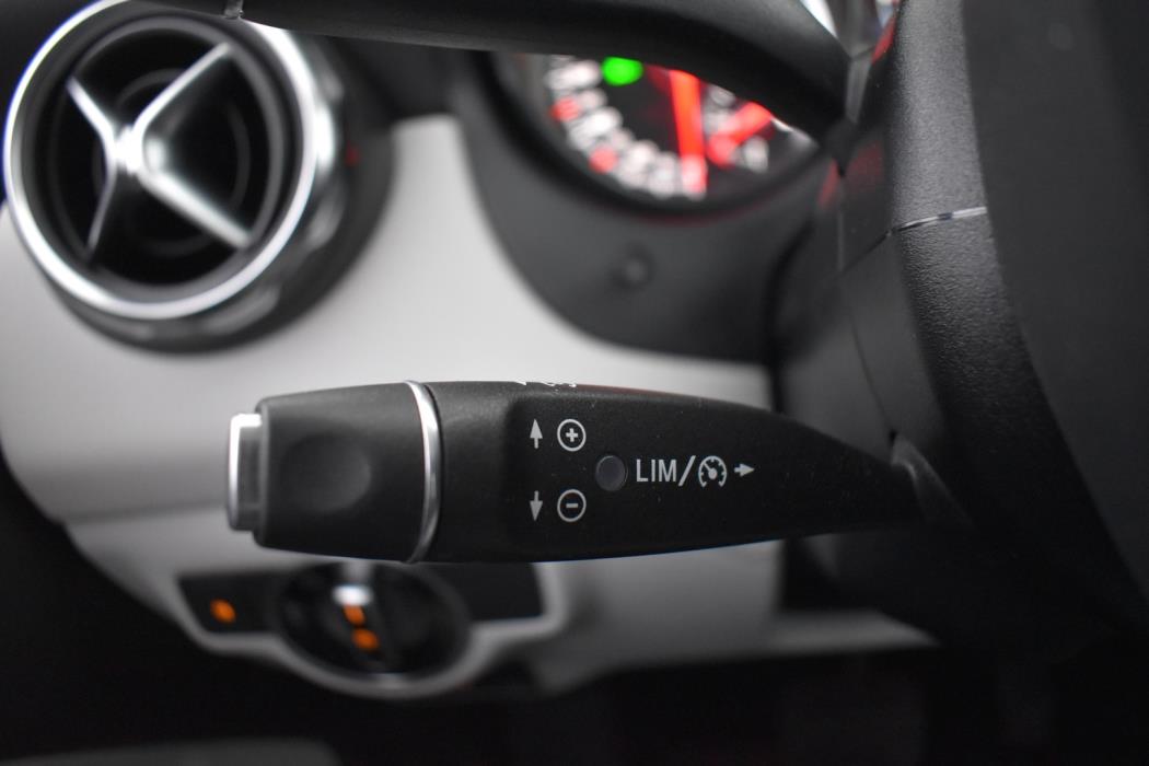 MERCEDES-BENZ GLA 2018