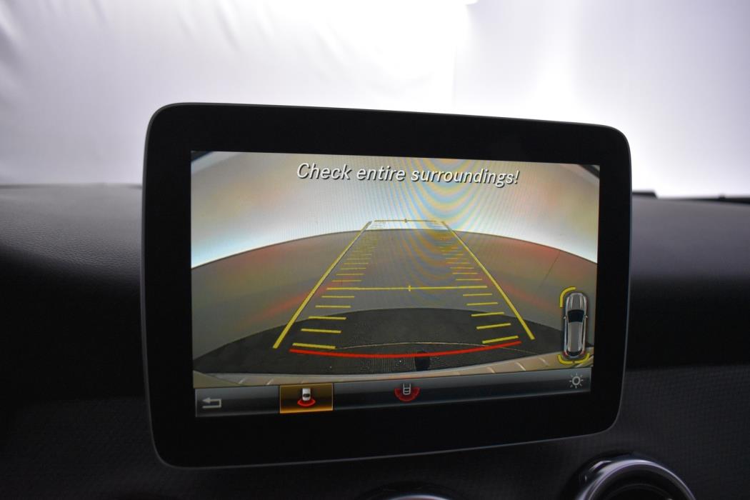 MERCEDES-BENZ GLA 2018