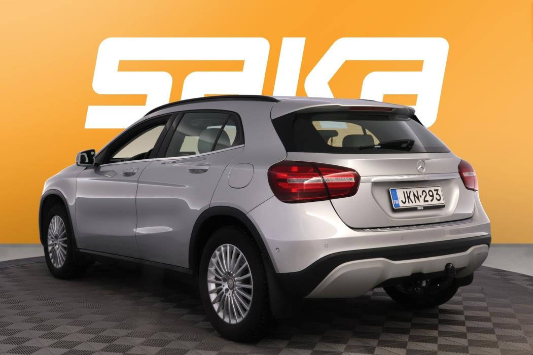 MERCEDES-BENZ GLA 2018