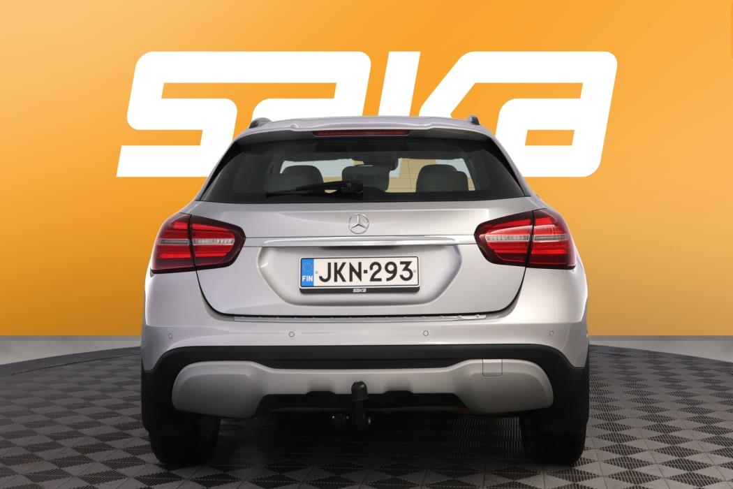 MERCEDES-BENZ GLA 2018