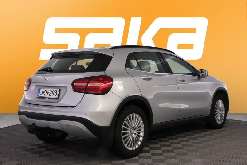 MERCEDES-BENZ GLA 2018