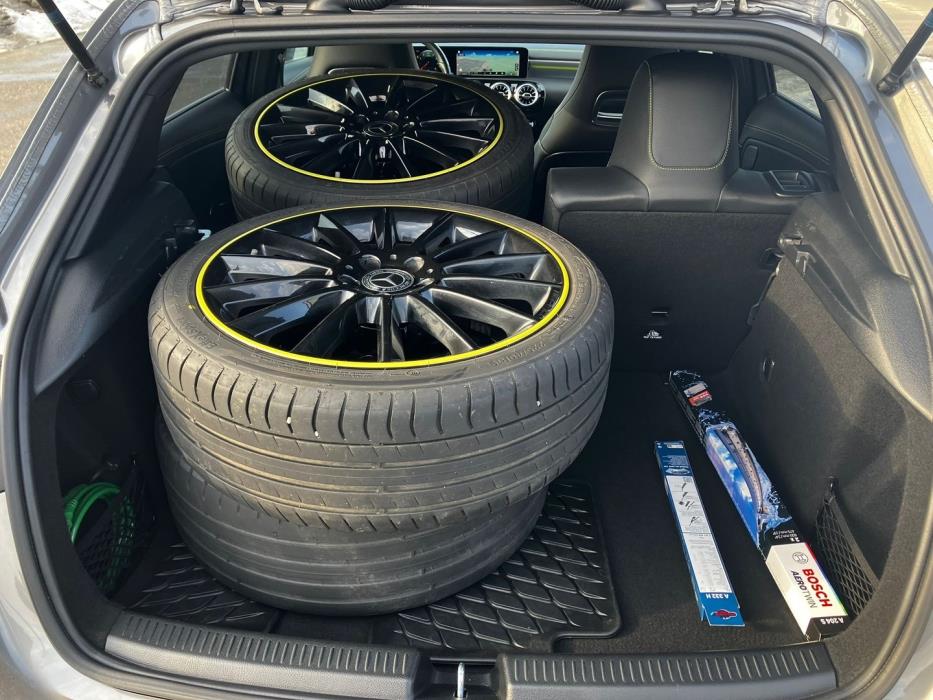 MERCEDES-BENZ A 2019