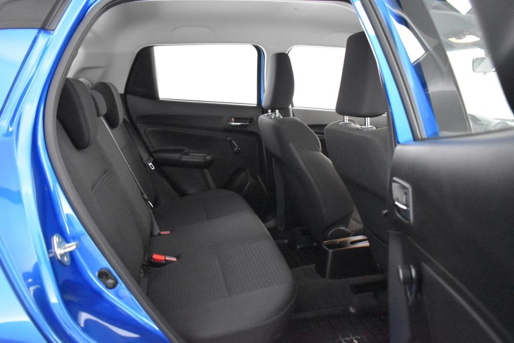 SUZUKI Swift 2021