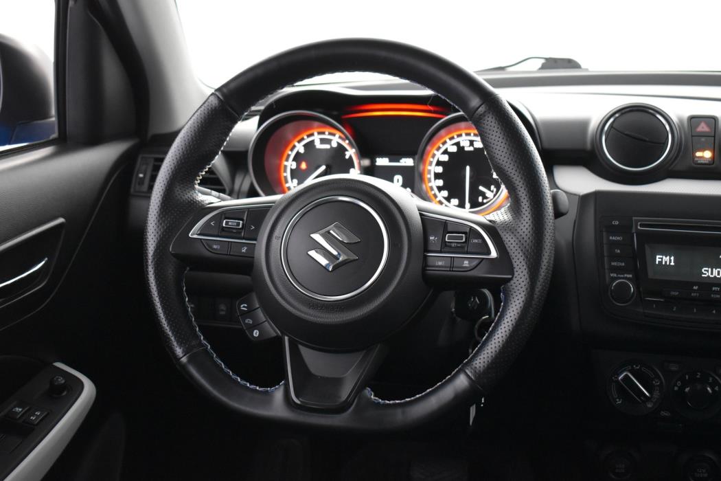 SUZUKI Swift 2021