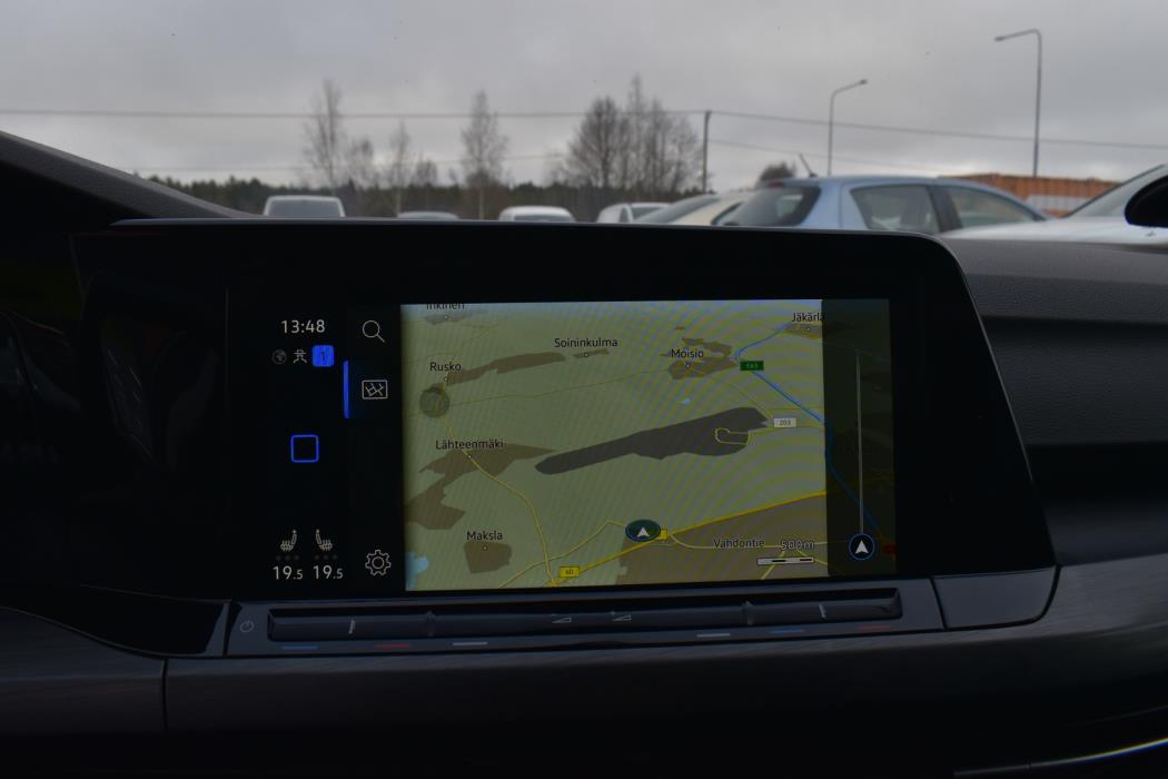 VOLKSWAGEN Golf 2023