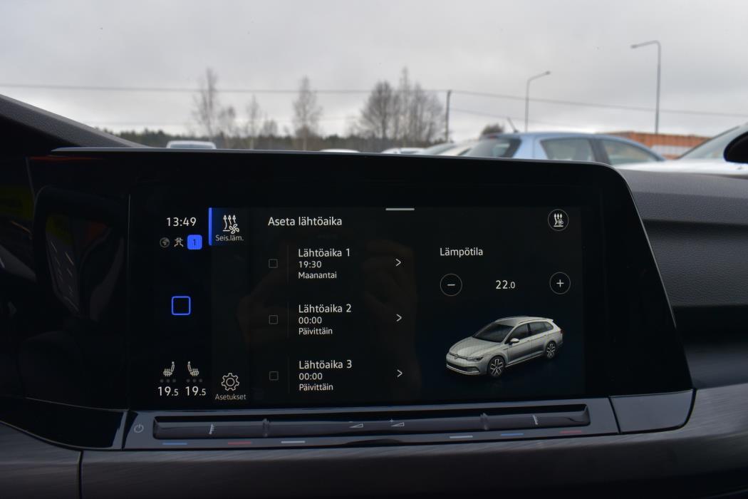 VOLKSWAGEN Golf 2023