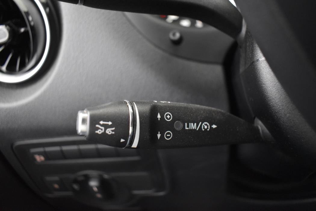 MERCEDES-BENZ Vito 2023