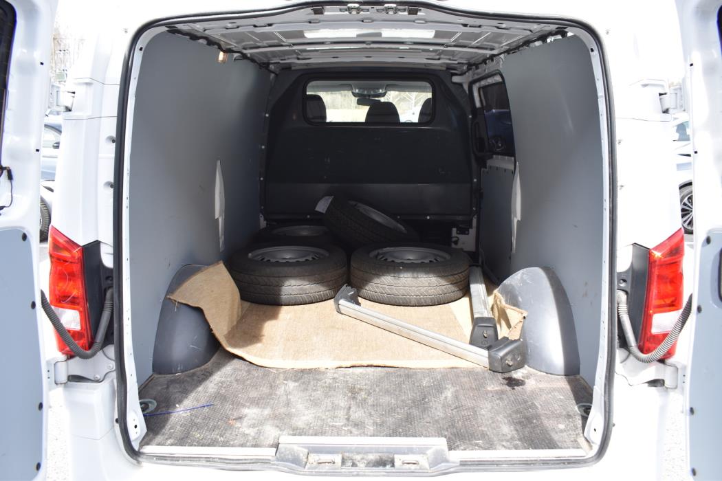 MERCEDES-BENZ Vito 2023