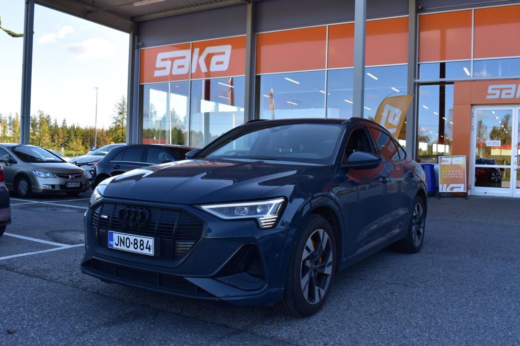 AUDI e-tron 2022