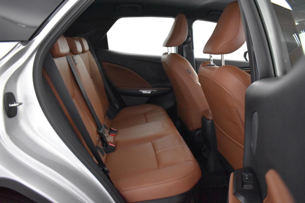 LEXUS LBX 2025