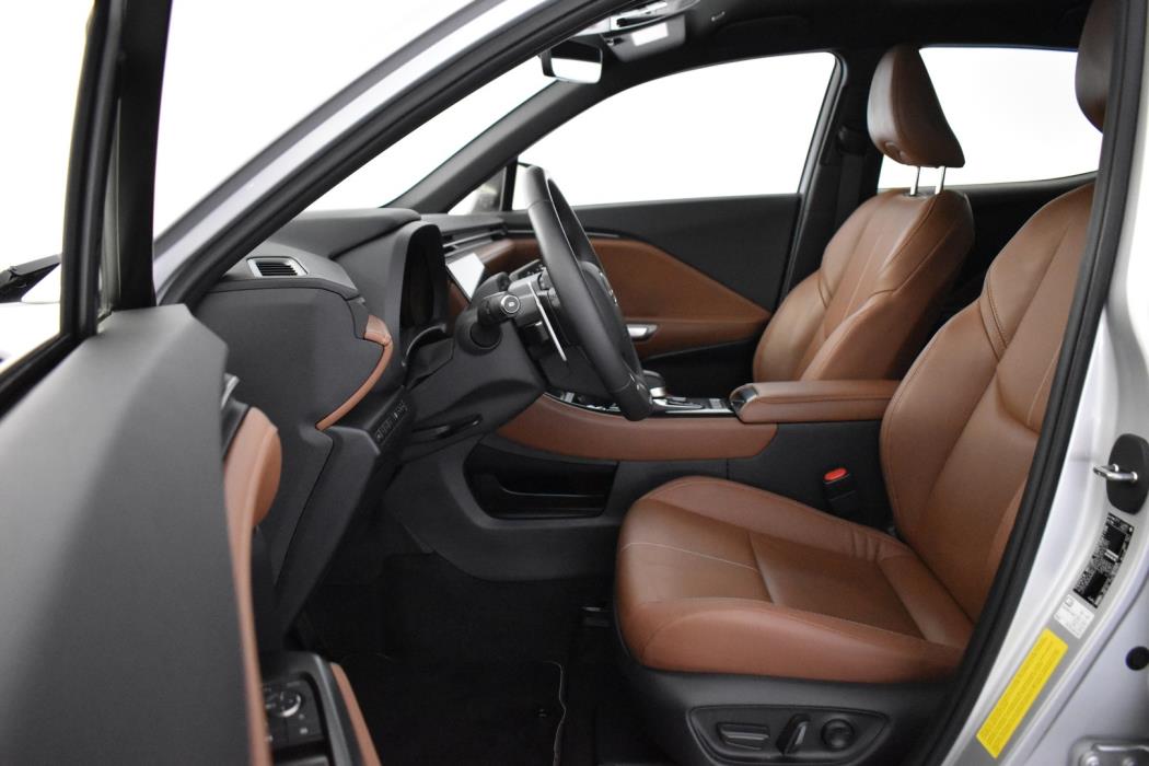 LEXUS LBX 2025