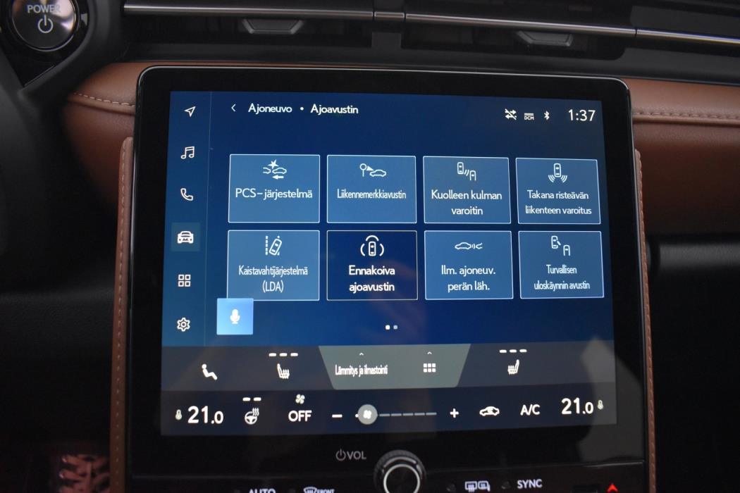 LEXUS LBX 2025