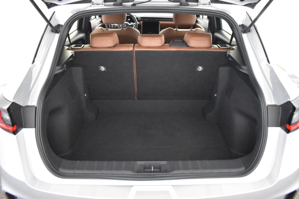 LEXUS LBX 2025