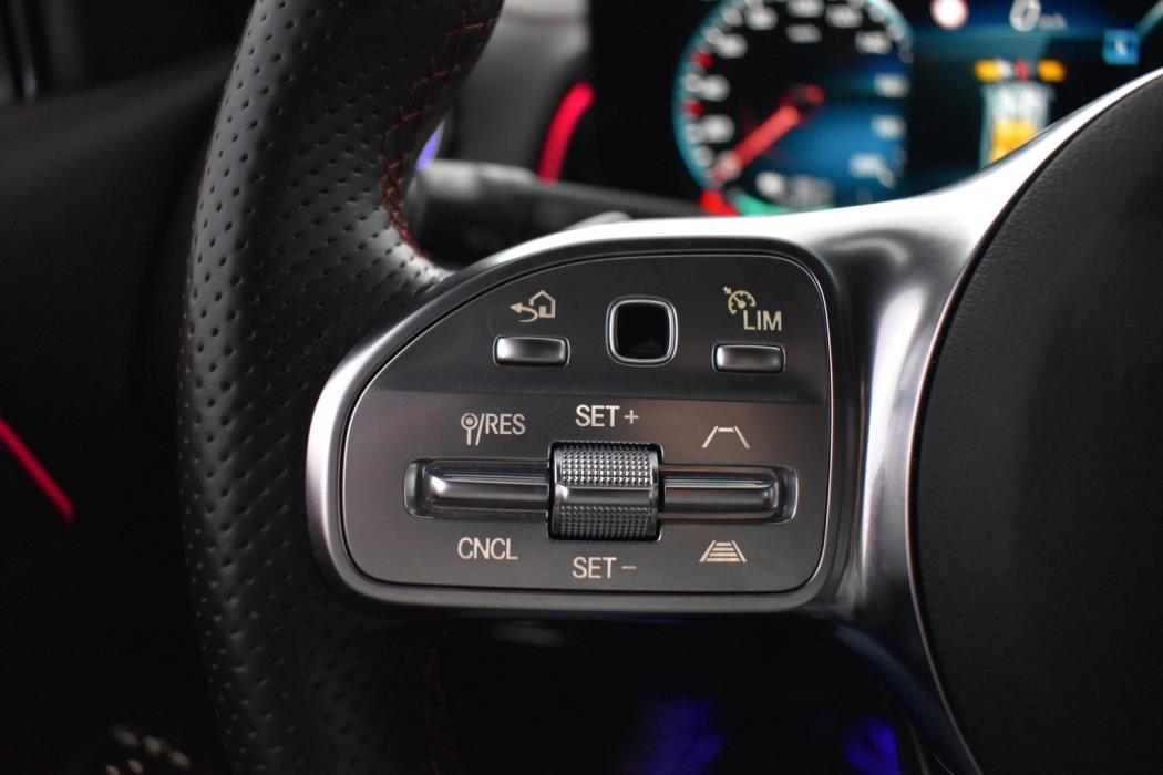 MERCEDES-BENZ EQB 2023