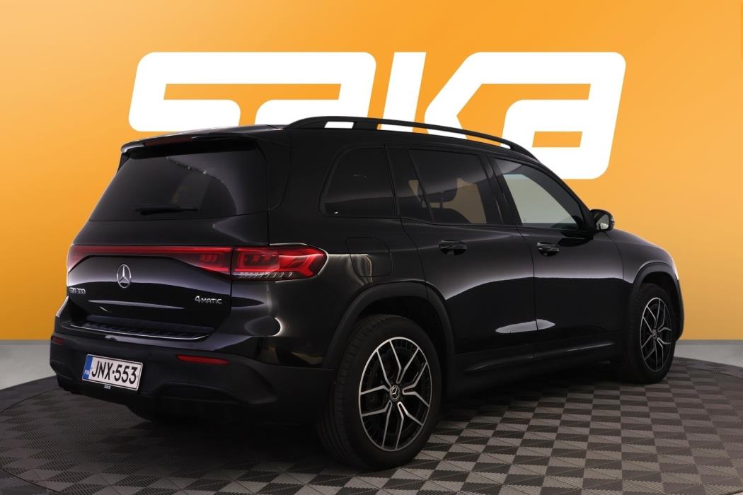 MERCEDES-BENZ EQB 2023
