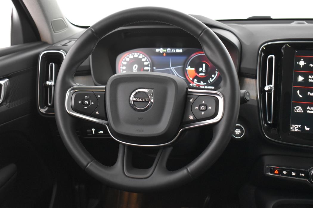 VOLVO XC40 2022