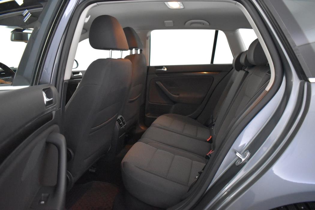 VOLKSWAGEN Golf 2013