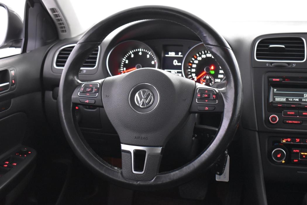 VOLKSWAGEN Golf 2013