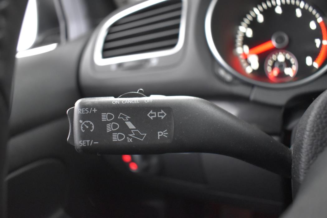 VOLKSWAGEN Golf 2013