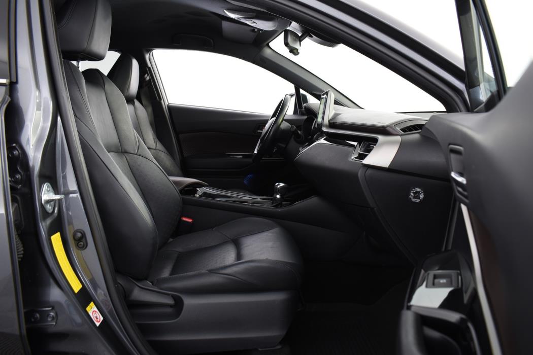 TOYOTA C-HR 2017