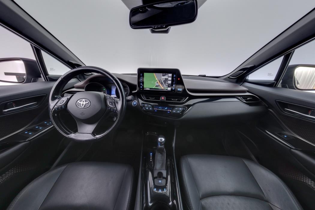 TOYOTA C-HR 2017