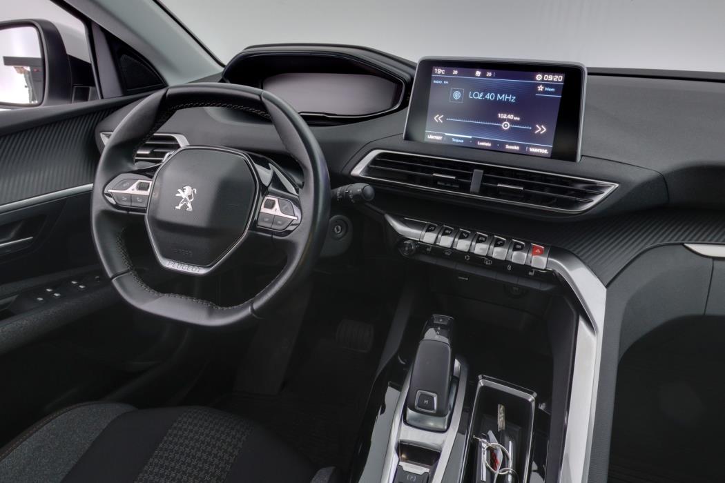 PEUGEOT 3008 2018