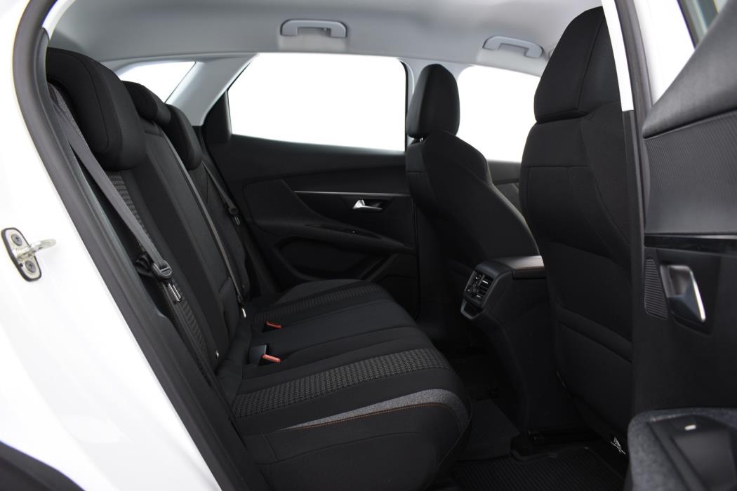 PEUGEOT 3008 2018