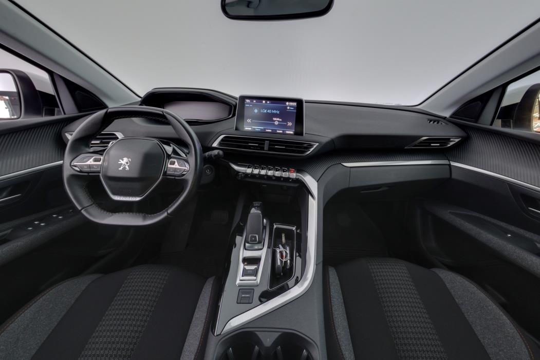 PEUGEOT 3008 2018
