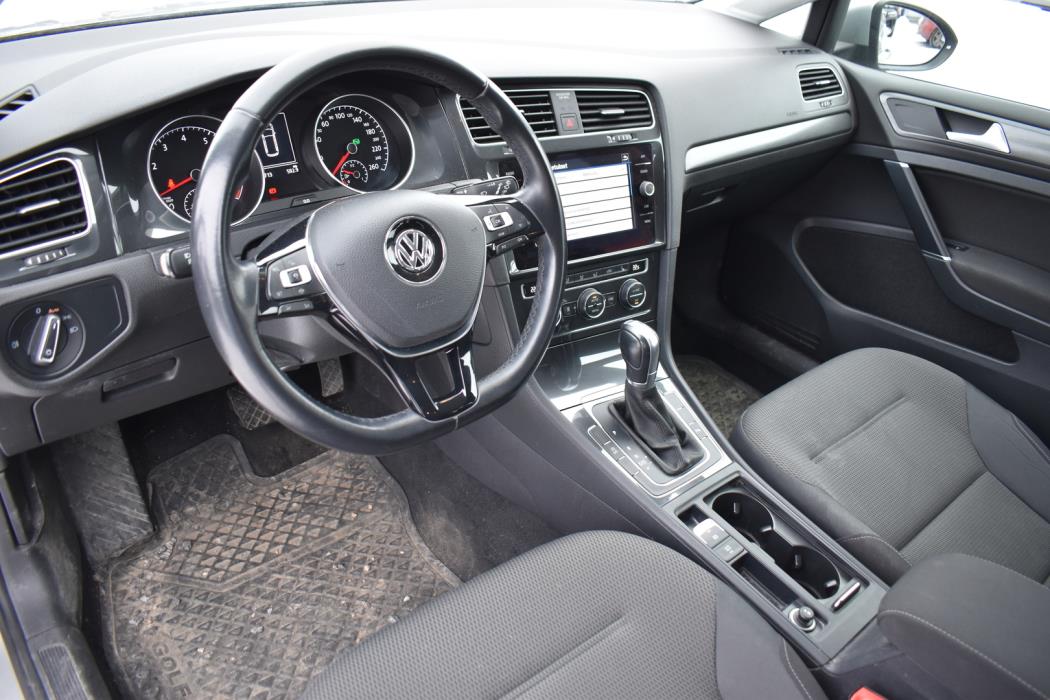 VOLKSWAGEN Golf 2019
