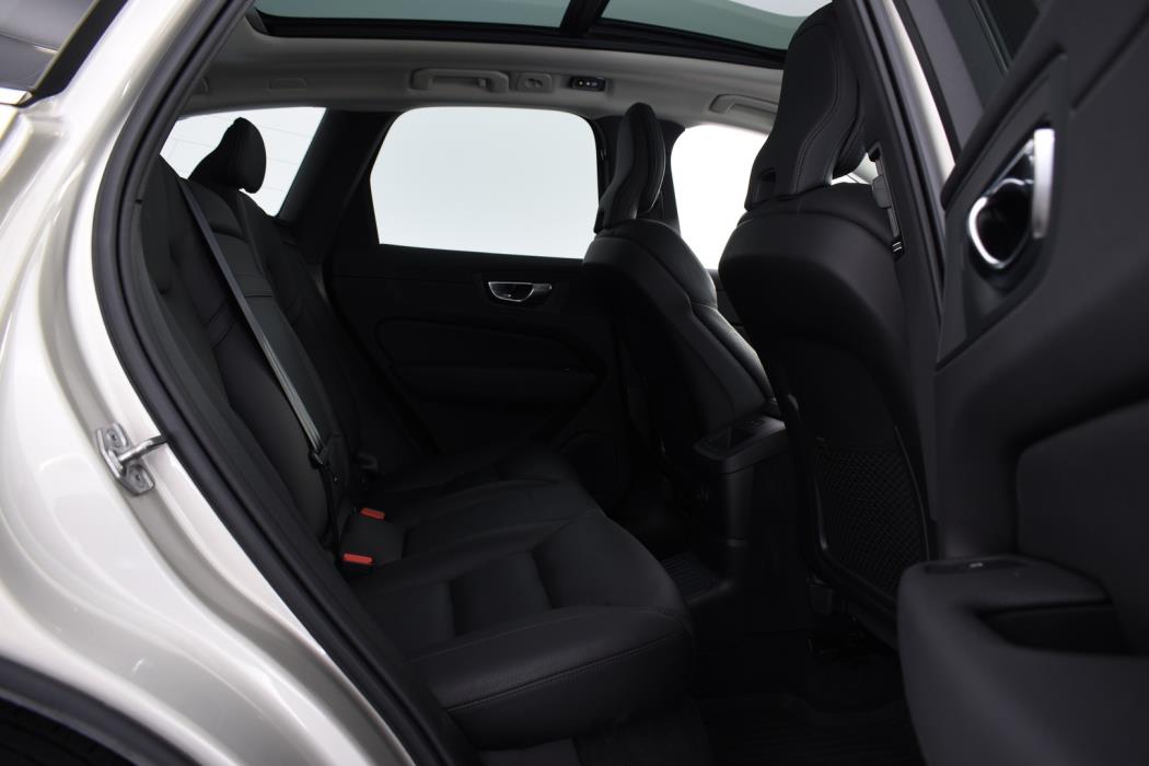VOLVO XC60 2021
