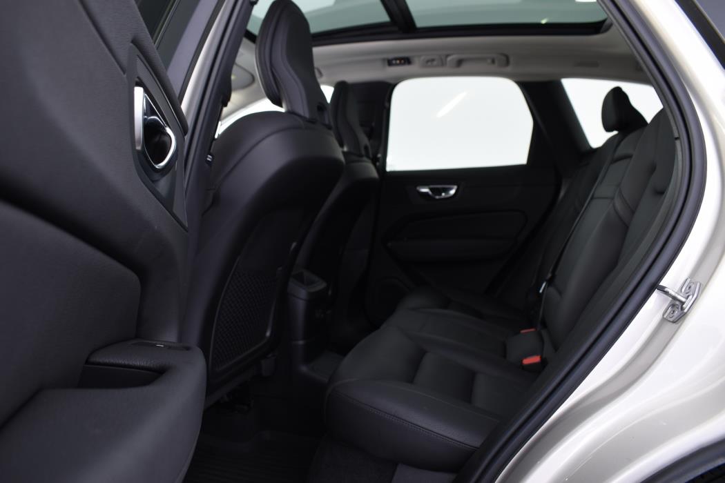 VOLVO XC60 2021