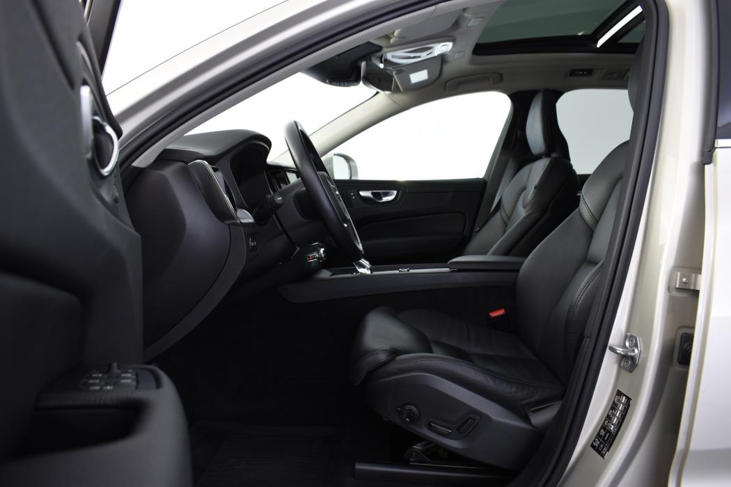 VOLVO XC60 2021