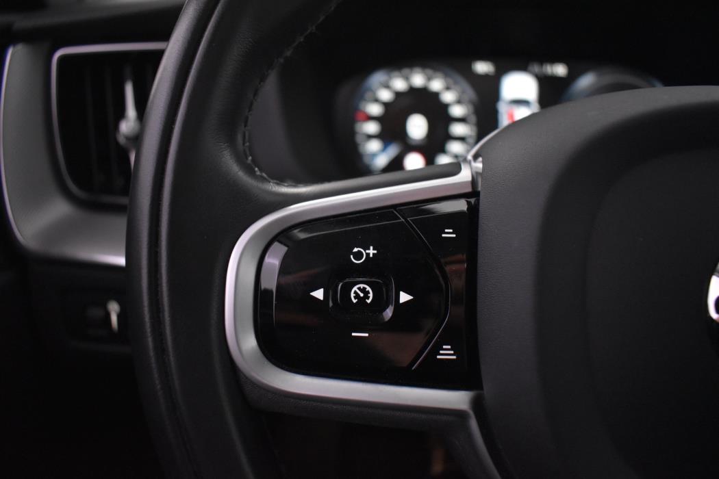 VOLVO XC60 2021